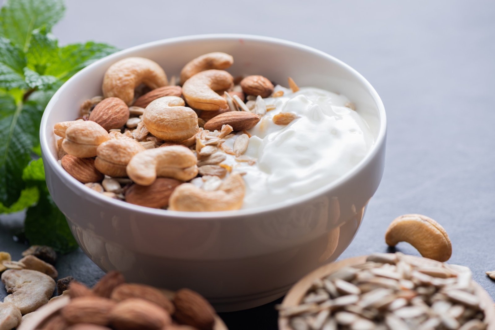Действительно ли нужно замачивать орехи перед едой?