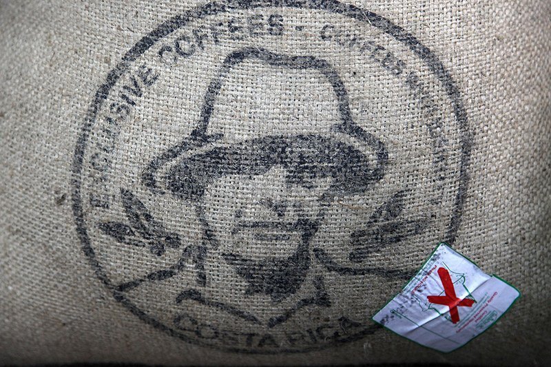 Мешки Брумас-дель-Зурки промаркированы знаком Exclusive Coffees