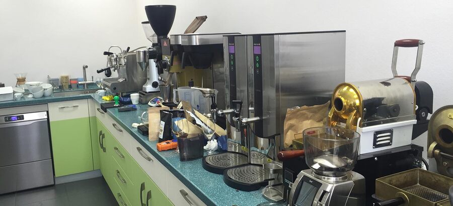 Классовая борьба: Baratza Encore ($120) против Baratza Forte ($1200) Классовая борьба: Baratza Encore ($120) против Baratza Forte ($1200)