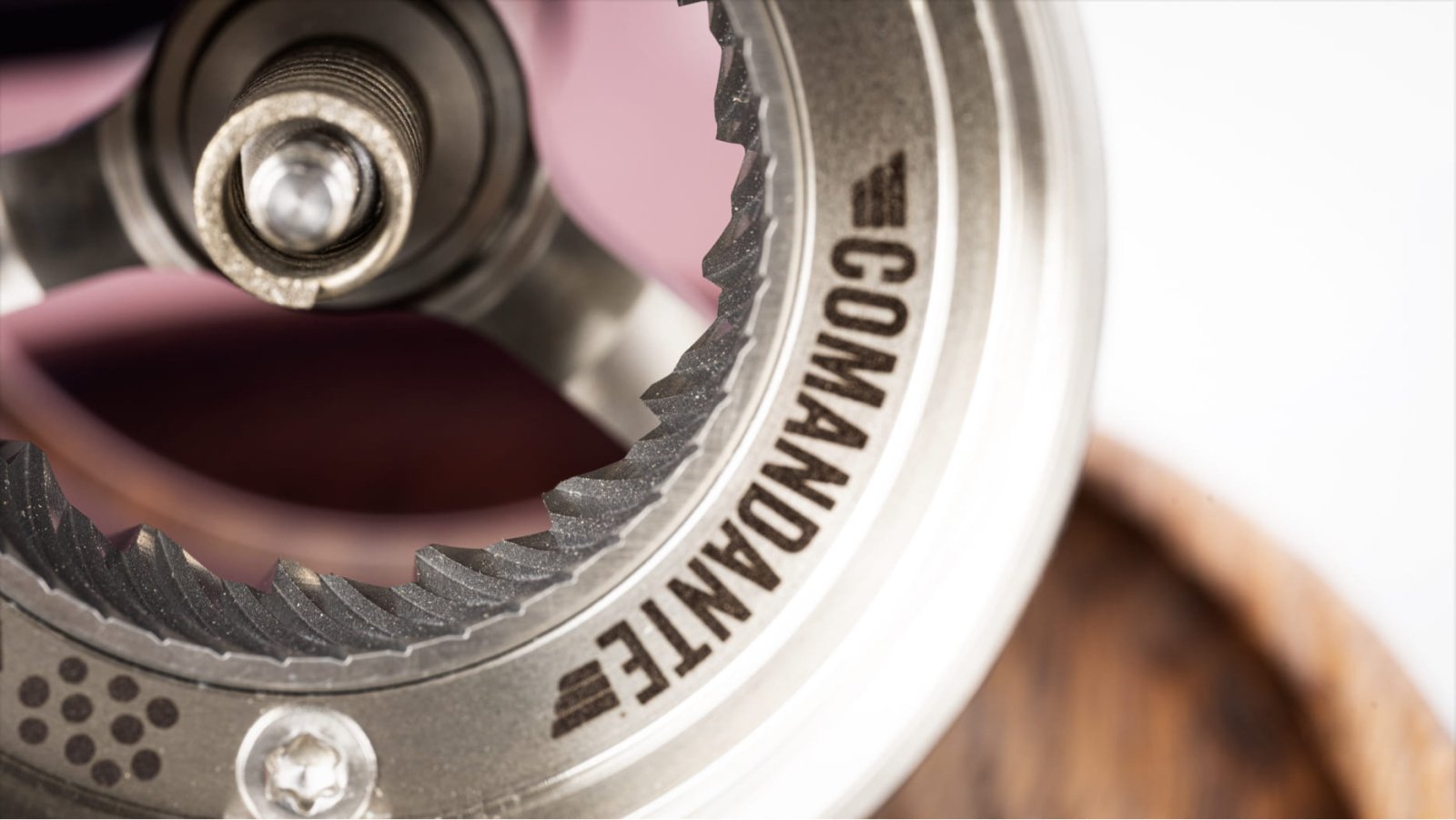 Приручить «Барракуду»: обзор Comandante C60