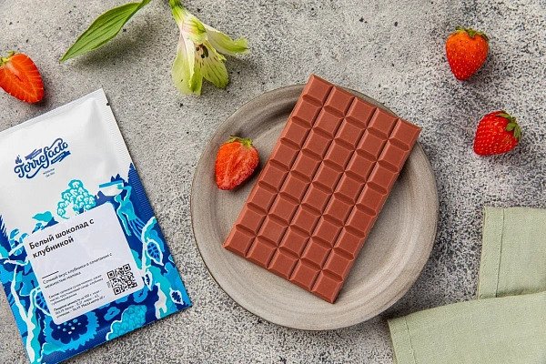 Белый шоколад с клубникой Белый шоколад с клубникой Белый шоколад 40г плитка фото Белый шоколад с клубникой